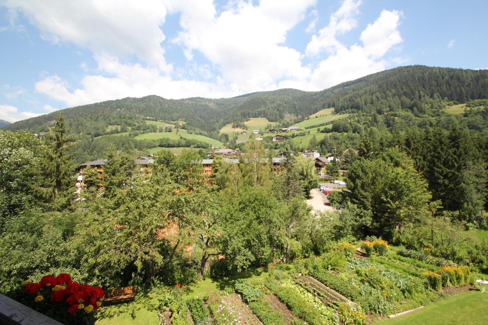 Pension Hubertushof Beim Roemerbad Бад-Кляйнкірхгайм Екстер'єр фото
