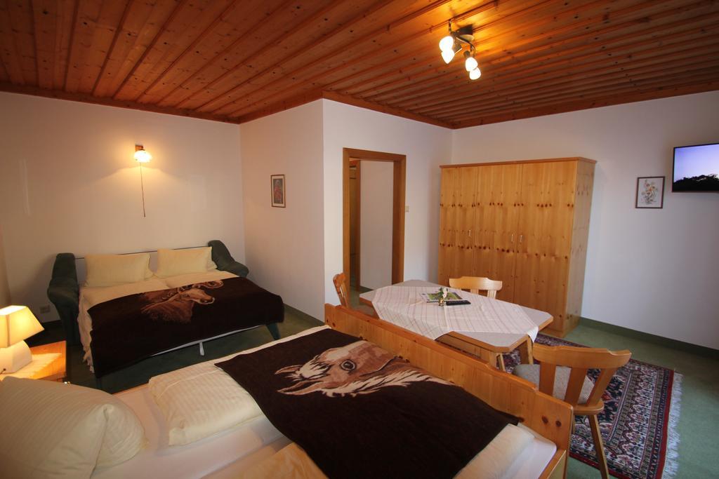 Pension Hubertushof Beim Roemerbad Бад-Кляйнкірхгайм Екстер'єр фото